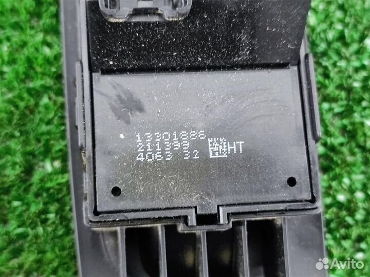 Кнопка стеклоподъемника Opel Zafira C 2014