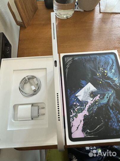 iPad pro 11 2018 64gb silver