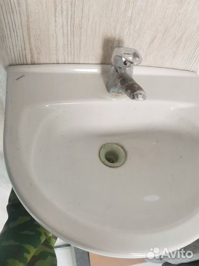 Раковина со смесителем и подводкой бу