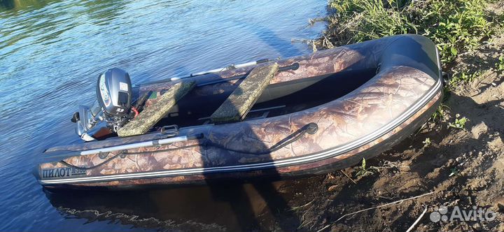 Лодка с мотором