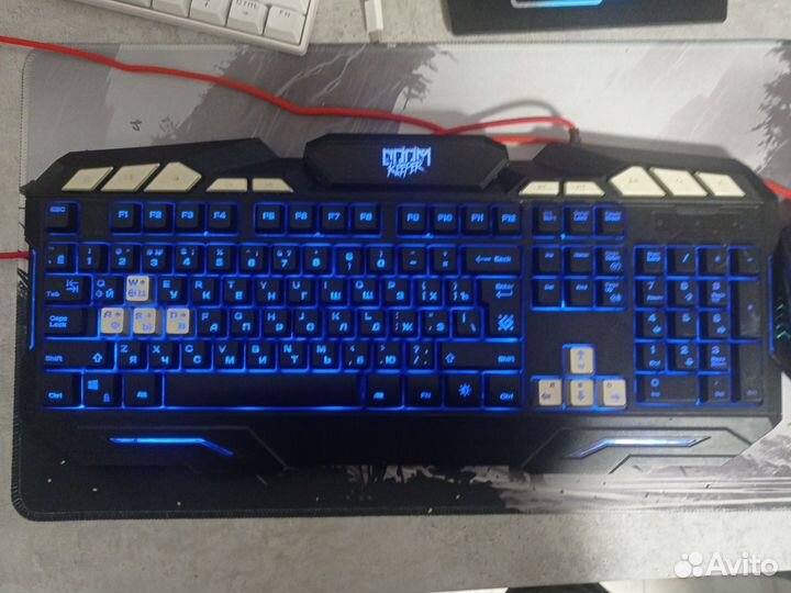 Игровая клавиатура и мышь