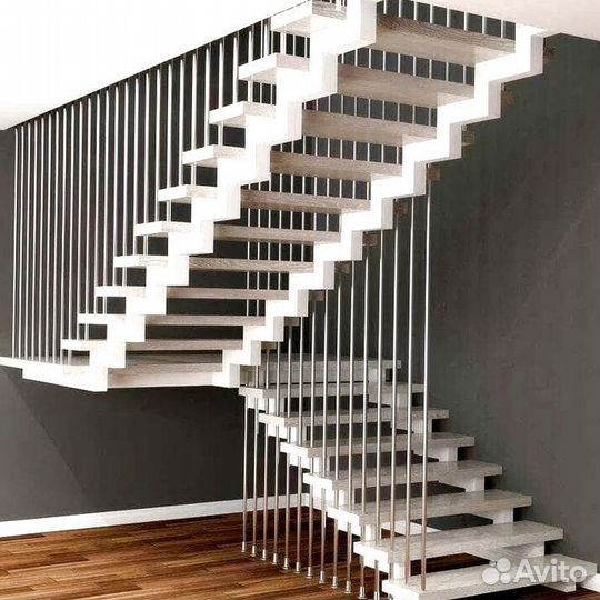 Облицовка лестничного металлокаркаса деревом