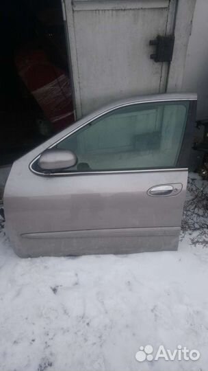 Дверь на Nissan Maxima a33 левая, правая