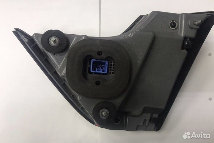 Фара задняя внутренняя левая Kia Quoris оригинал