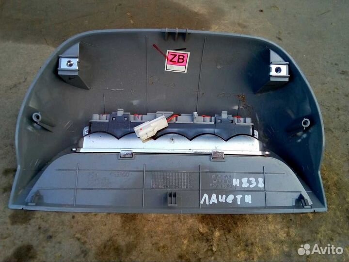 Фонарь задний (стоп сигнал) Chevrolet Lacetti (200