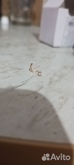 Золотой пирсинг в нос