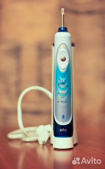 Электрическая зубная щетка Braun oral-b sonic