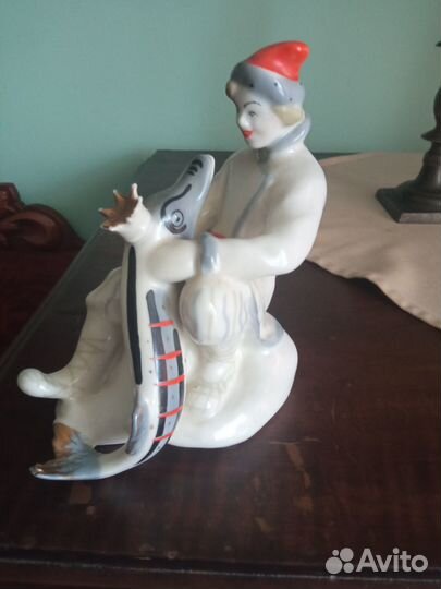 Фарфоровые статуэтки