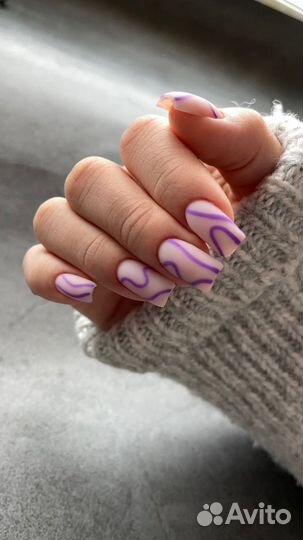 Модель на маникюр