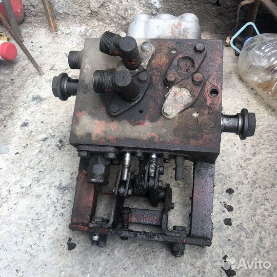 2 Распределителя на экскаватор