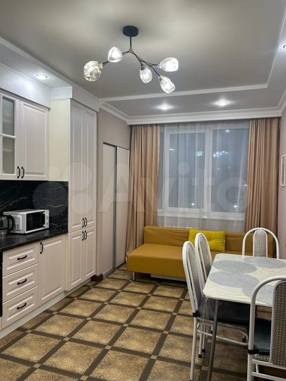 2-к. квартира, 52 м², 3/25 эт.