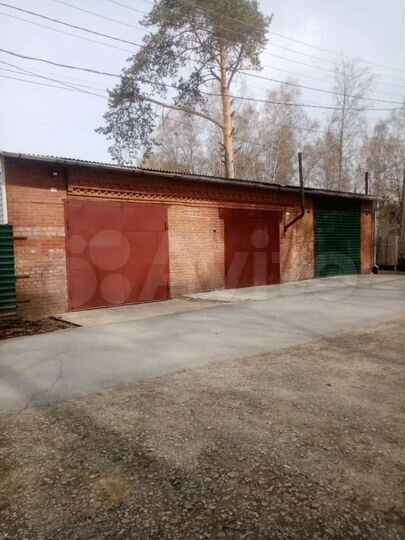 Гараж, > 30 м²