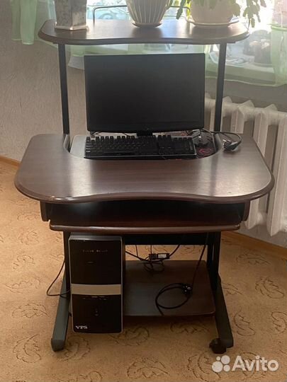 Компьютерный стол