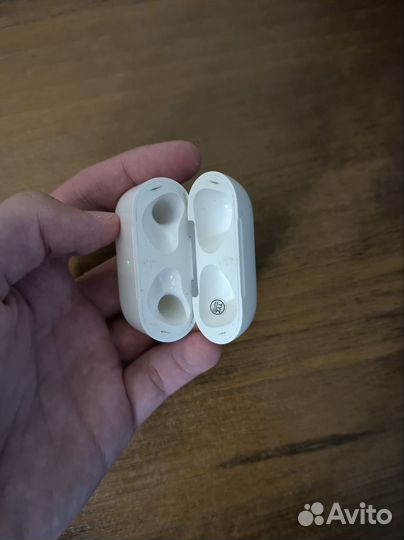 Кейс от наушников airpods pro