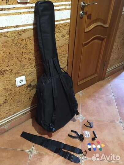 Чехол для акустической гитары и все аксессуары