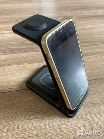 Безпроводная зарядка для телефона