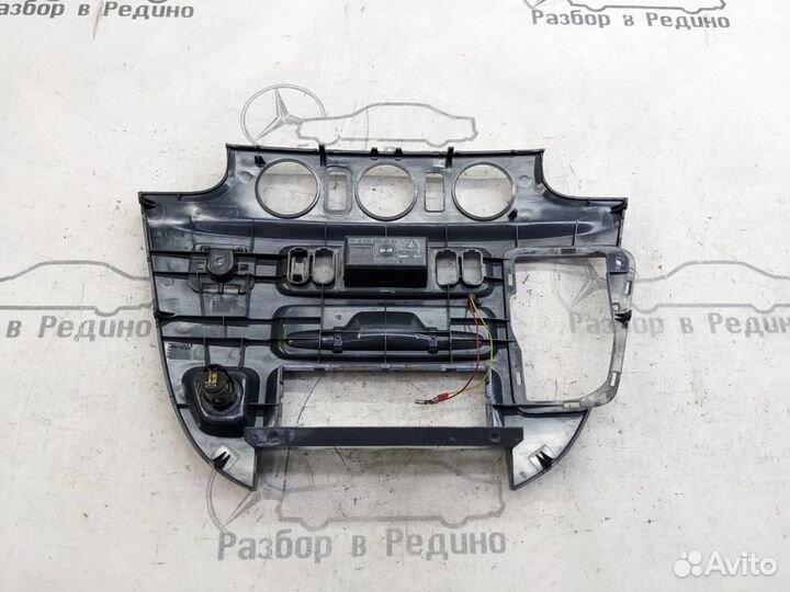Накладка торпеды w901 Sprinter 611.981