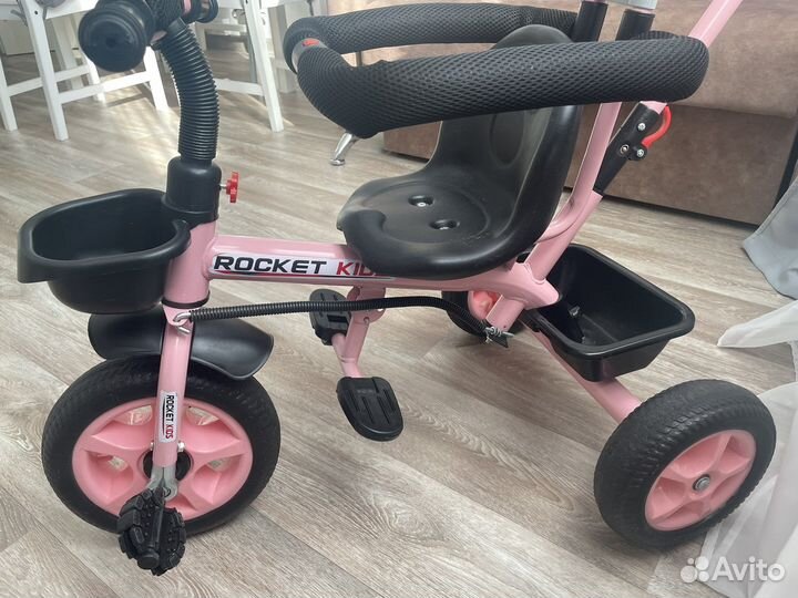 Велосипед детский трёхколесный с ручкой розовый