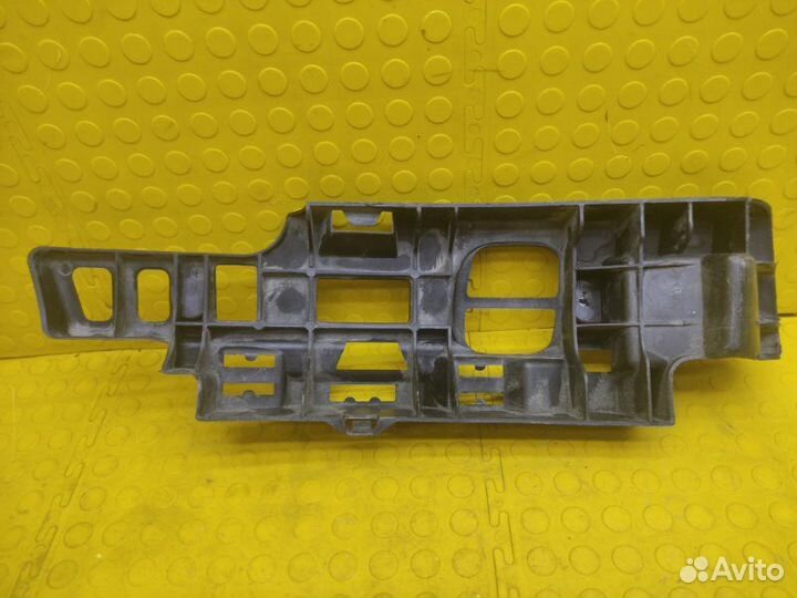 Кронштейн крепление бампера задний правый Renault