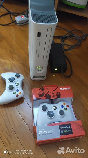 Xbox 360 прошит фрибут, 2 джойстика, 210 игр