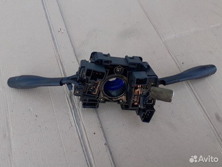 Переключатель подрулевой Ниссан Примера П10