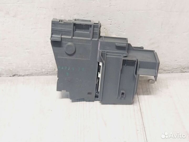 Замок люка стиральной машины Ariston Indesit