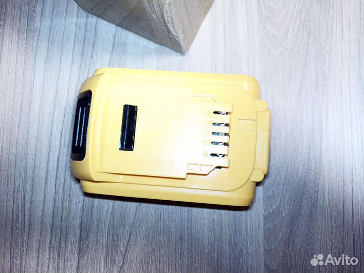 Акамулятор 20v для dewalt