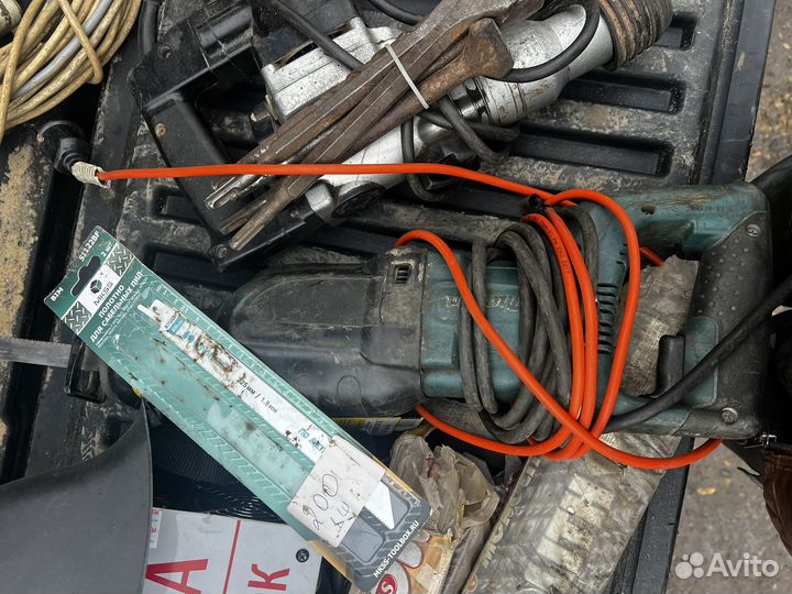 Болгарка Сабельная пила Перфоратор Сварочный