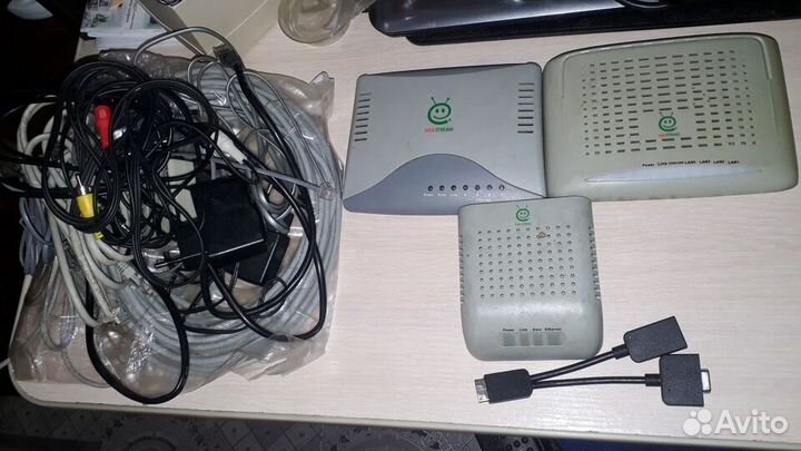 Провода от модема и телевизионной приставки+2пульт