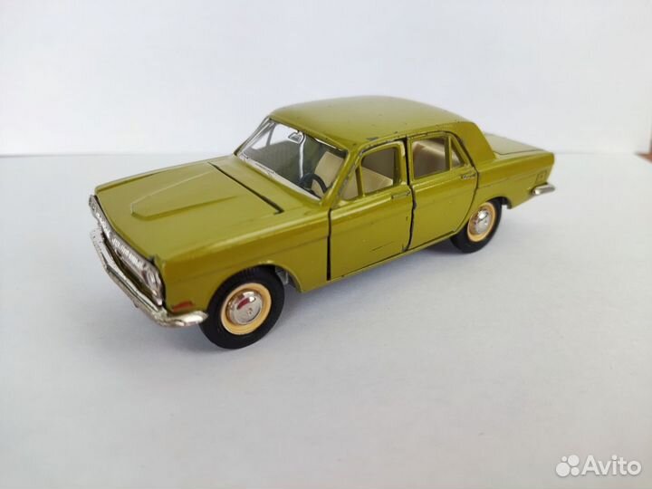 Модель газ 24 Волга номерная а14 редкий цвет