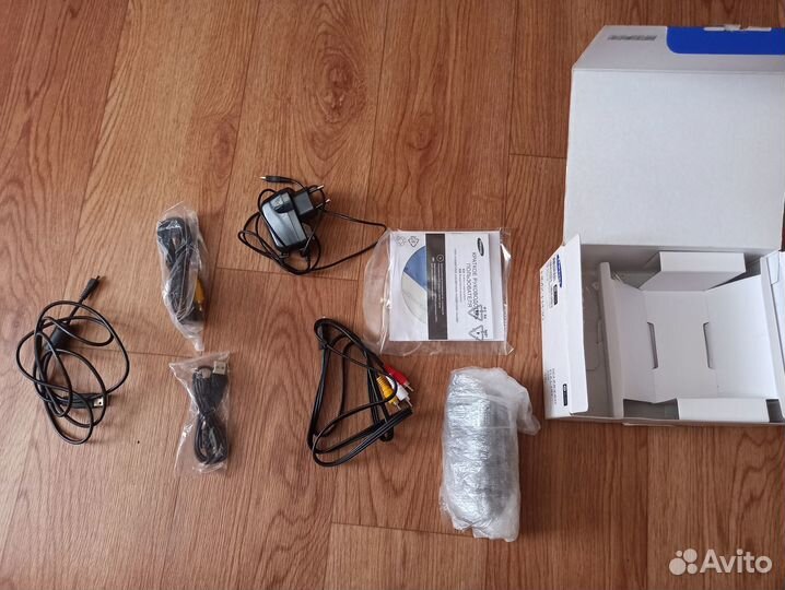 Видеокамера Samsung HMX-H430