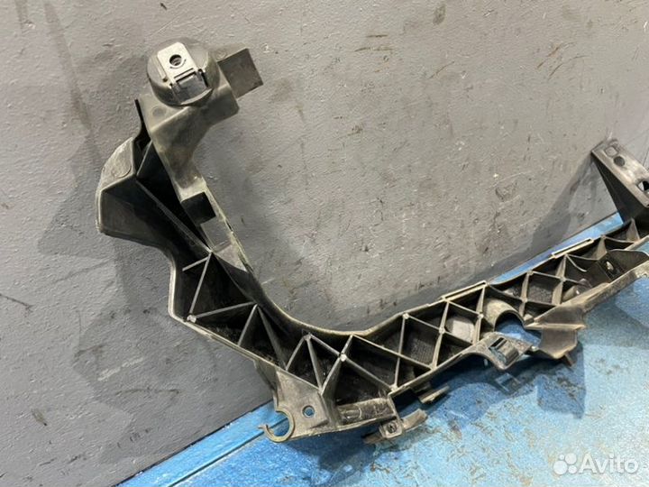 Ресничка фары левая Bmw 3 E90 Дорест