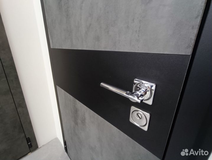 Дверь входная металлическая 