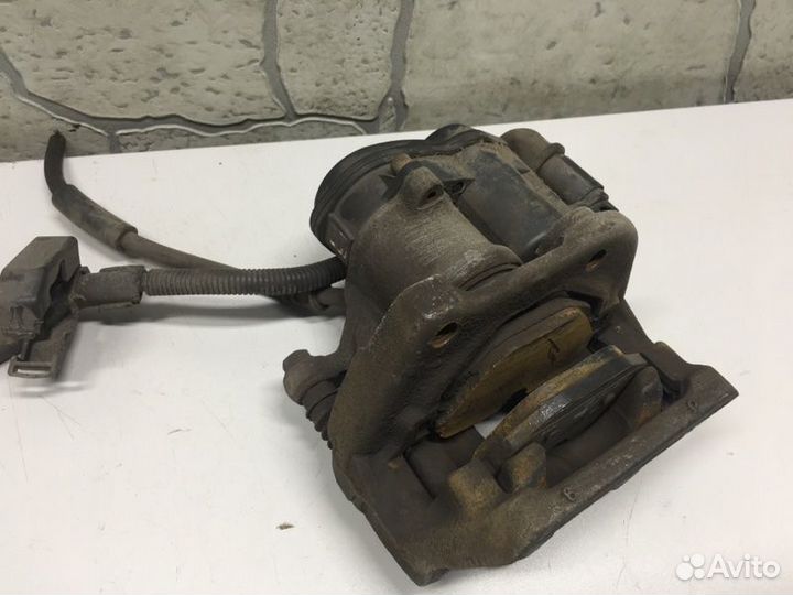 Суппорт тормозной задний левый Bmw 5-Seria F10 2.0