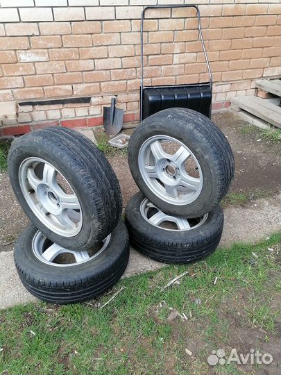 Bridgestone Turanza T001 185/60 R14 82B