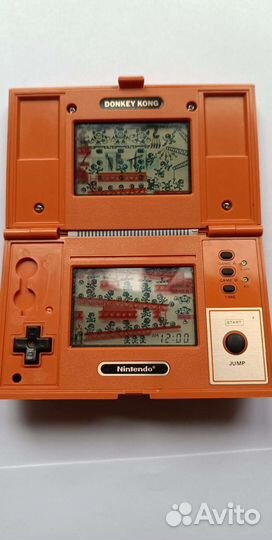 Карманная приставка игровая Nintendo 1982года