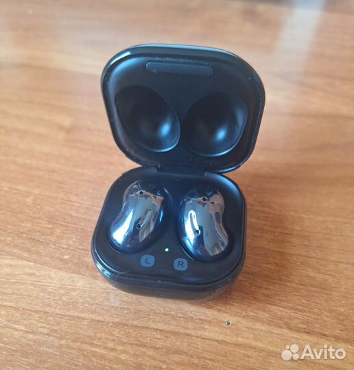 Наушники Samsung Galaxy Buds Live
