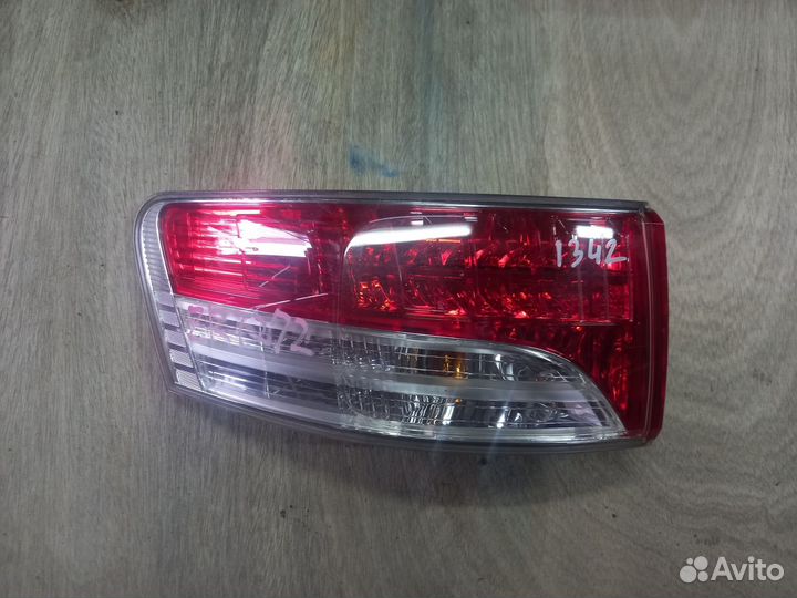 1342 Стоп-сигнал задний л. Toyota Avensis, ZRT272