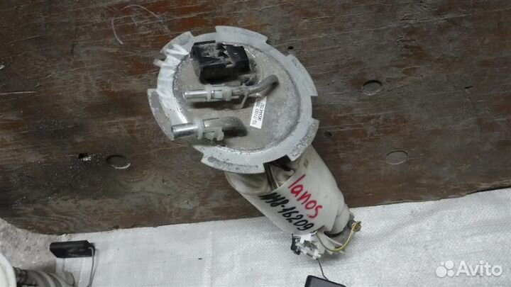 Насос топливный электрический (бензонасос) Chevro