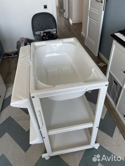 Пеленальный столик с ванночкой