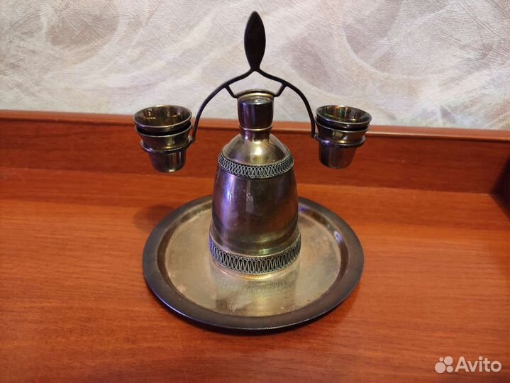 Металлическая бутылочка с коромыслом