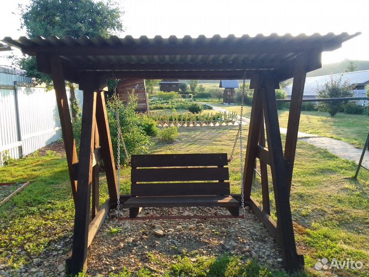 Садовые качели из дерева