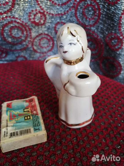 Фарфоровый подсвечник