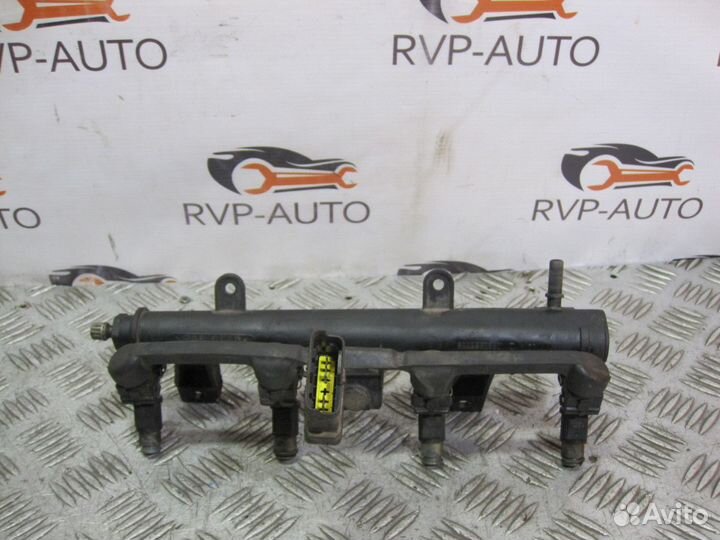 Рейка топливная рампа Citroen Berlingo M59 2002-12