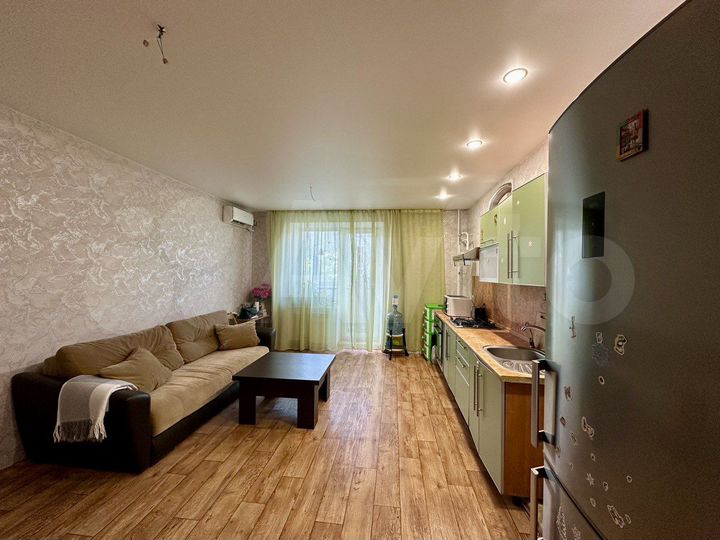 2-к. квартира, 80 м², 4/10 эт.