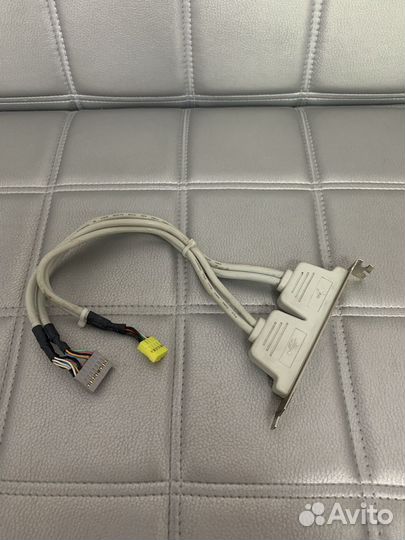 Задняя панель ieee 1394 (FireWire 400) + USB 2.0