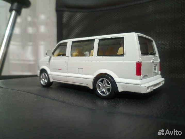 2001 Chevrolet Astro Van Kinsmart