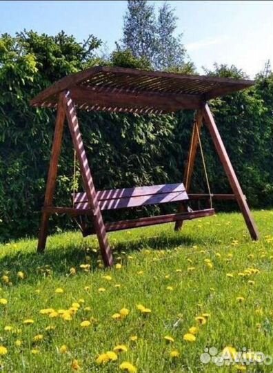 Садовые качели из дерева