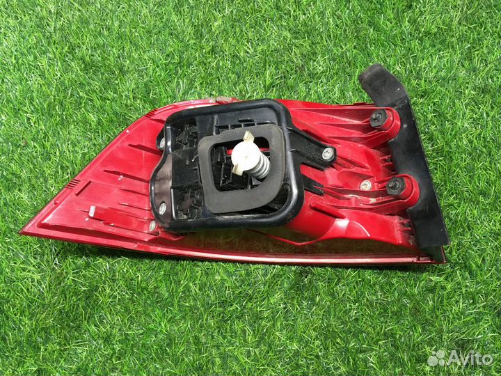 Фонарь задний правый Volkswagen Passat B7