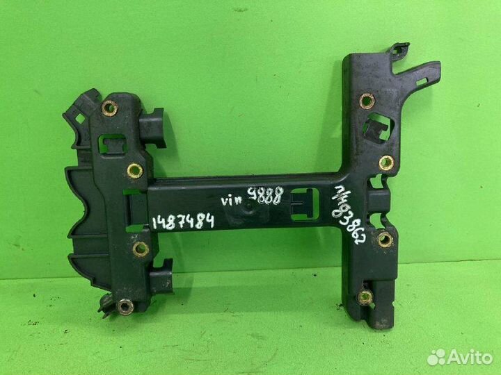 Кронштейн электропроводки scania P340